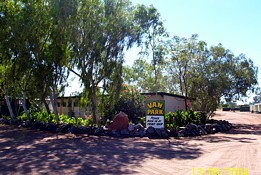 Threeways Roadhouse Tourist Park