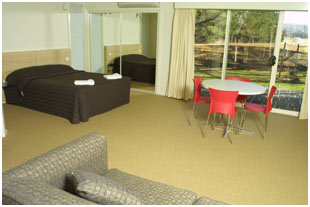 Yowani Country Club Motel